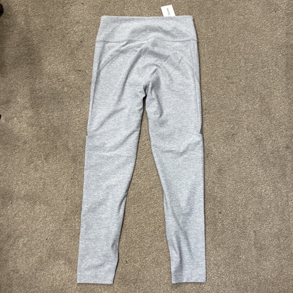 Outdoor Voices Two Tone Grey 3/4 Leggings Size XS - Picture 3 of 6